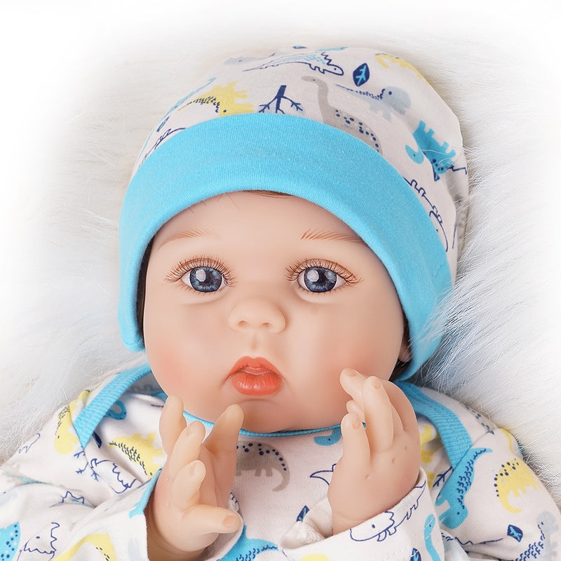 Élethű újszülött fiú baba kiegészítőkkel - Ádám | 55 cm