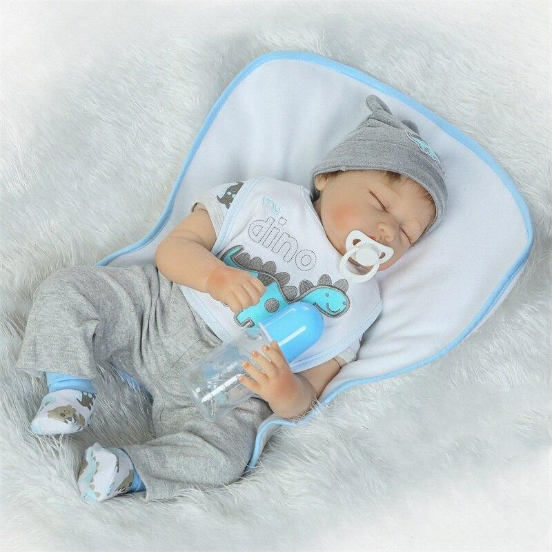 Élethű újszülött fiú baba kiegészítőkkel - Olivér | 55 cm