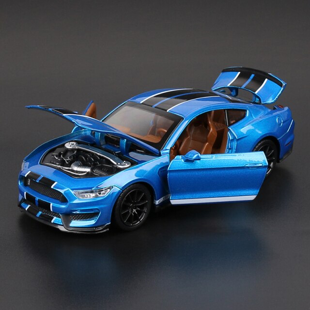 Ford Mustang Shelby GT350 - Autómodell